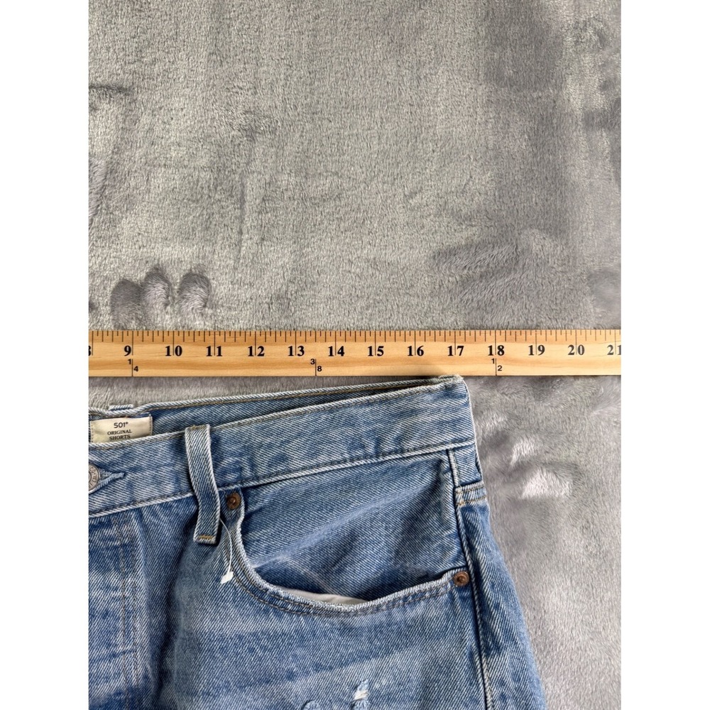Levi's 501 Original High Rise Cut-Off Denim Shorts Women Light Wash NWT EU 33 - Picture 5 of 8